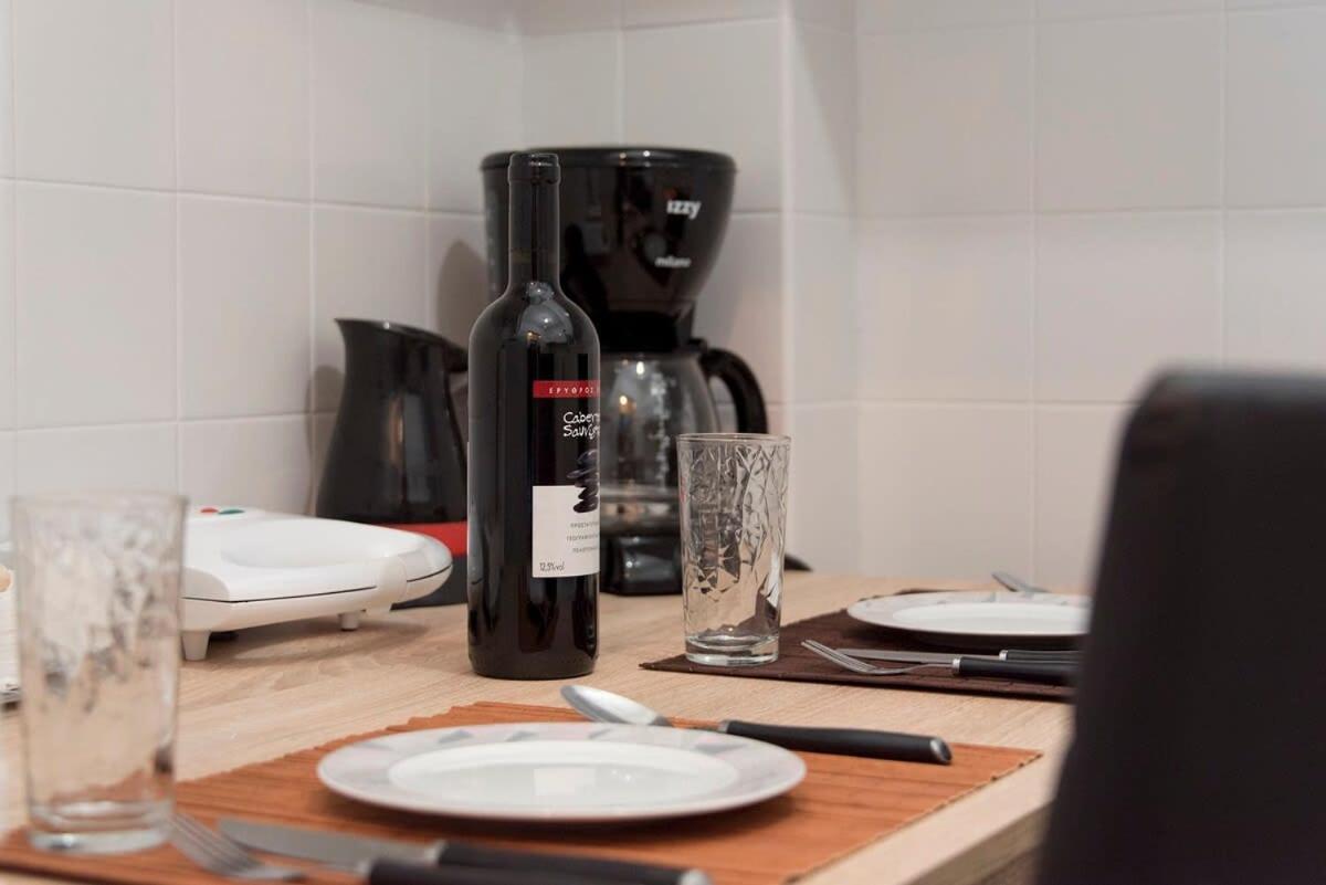 אתונה Central Apartment 3' To Metaksourgio Metro Station מראה חיצוני תמונה